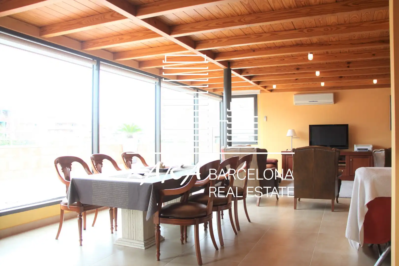 Comedor de Casa o chalet en venta en Viladecans con Aire acondicionado, Calefacción y Jardín privado