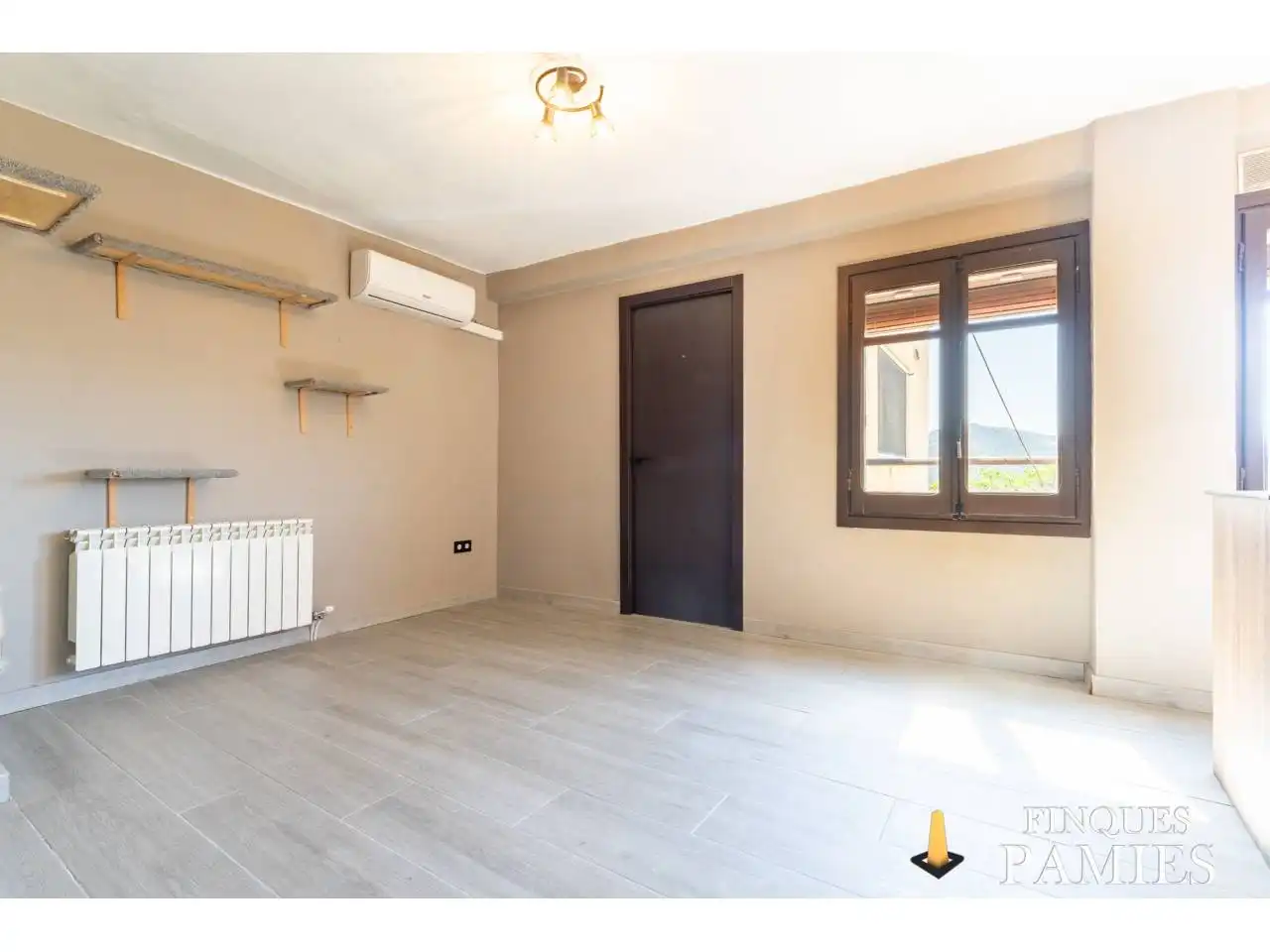 Dormitori de Casa o xalet en venda en Gratallops amb Aire condicionat, Calefacció i Parquet