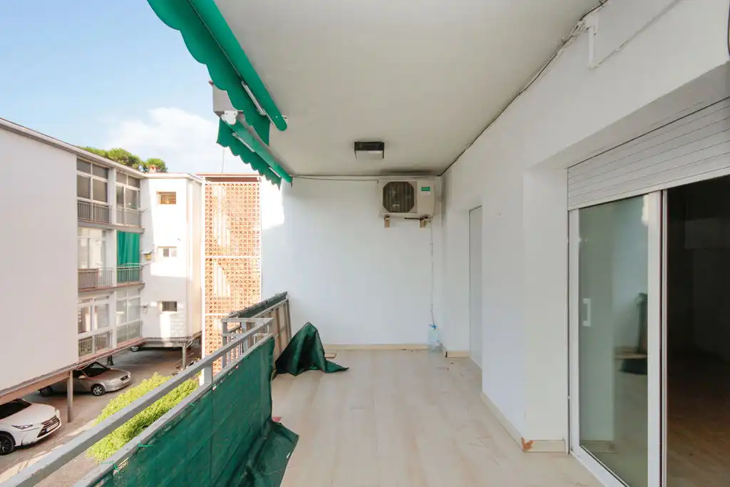 Terraza de Piso en venta en Castelldefels con Piscina