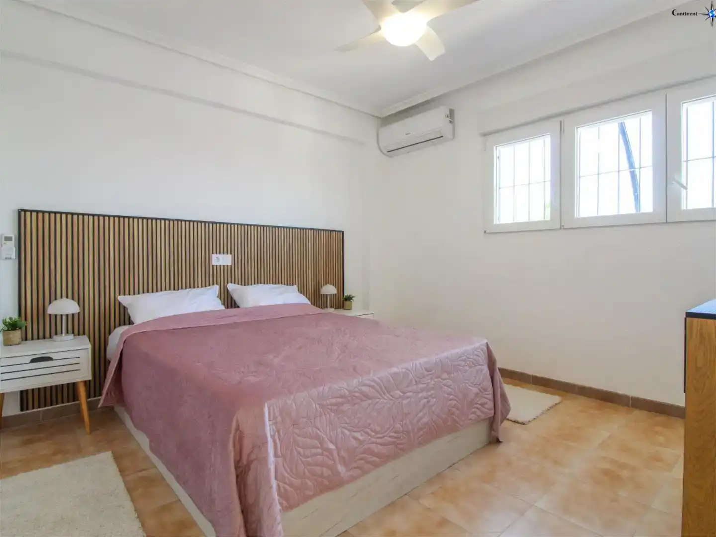Habitación de Ático en venta en Orihuela con Aire acondicionado y Balcón