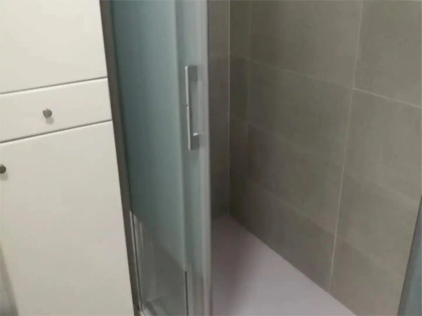 Bany de Pis en venda en Granada amb Moblat, Forn i Rentadora