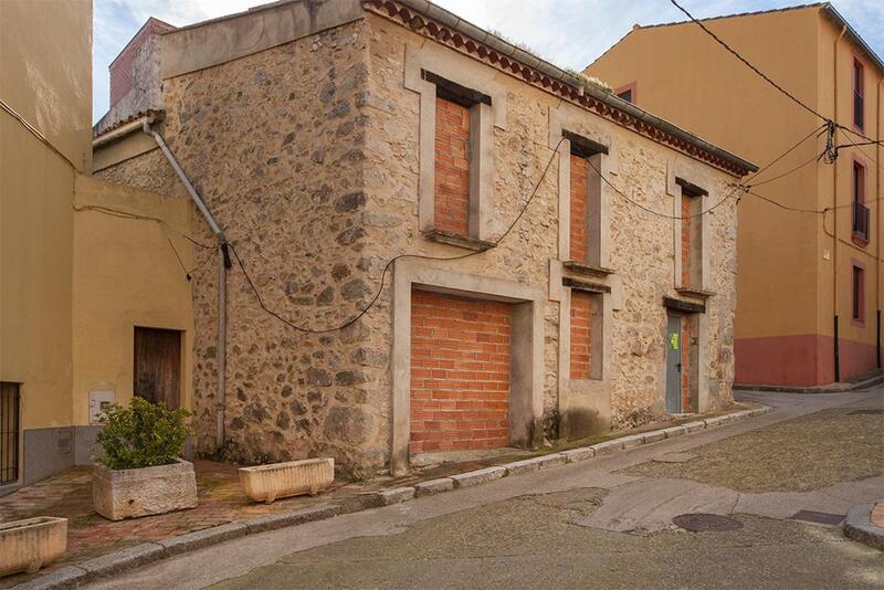 Foto 1 de Apartament en venda a Laurea Dalmau, Agullana, Girona