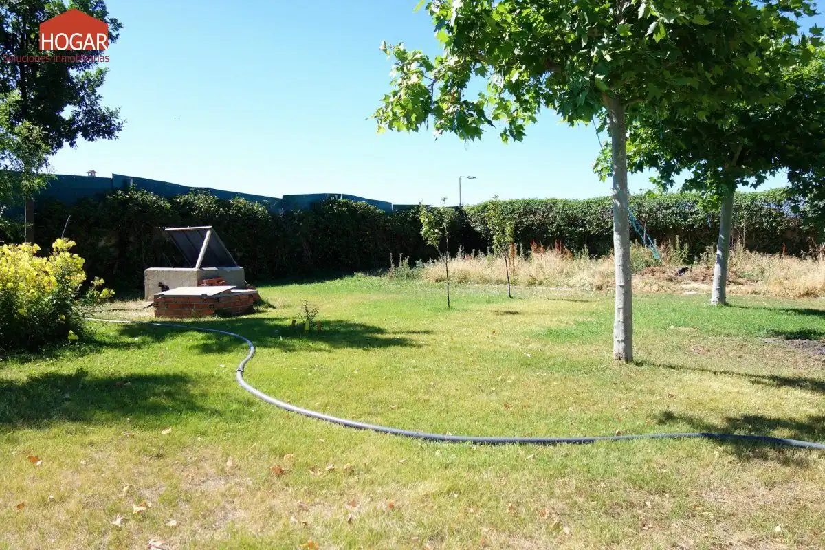Country house zum Verkauf in Ávila mit Privatgarten, Terrasse und Abstellraum