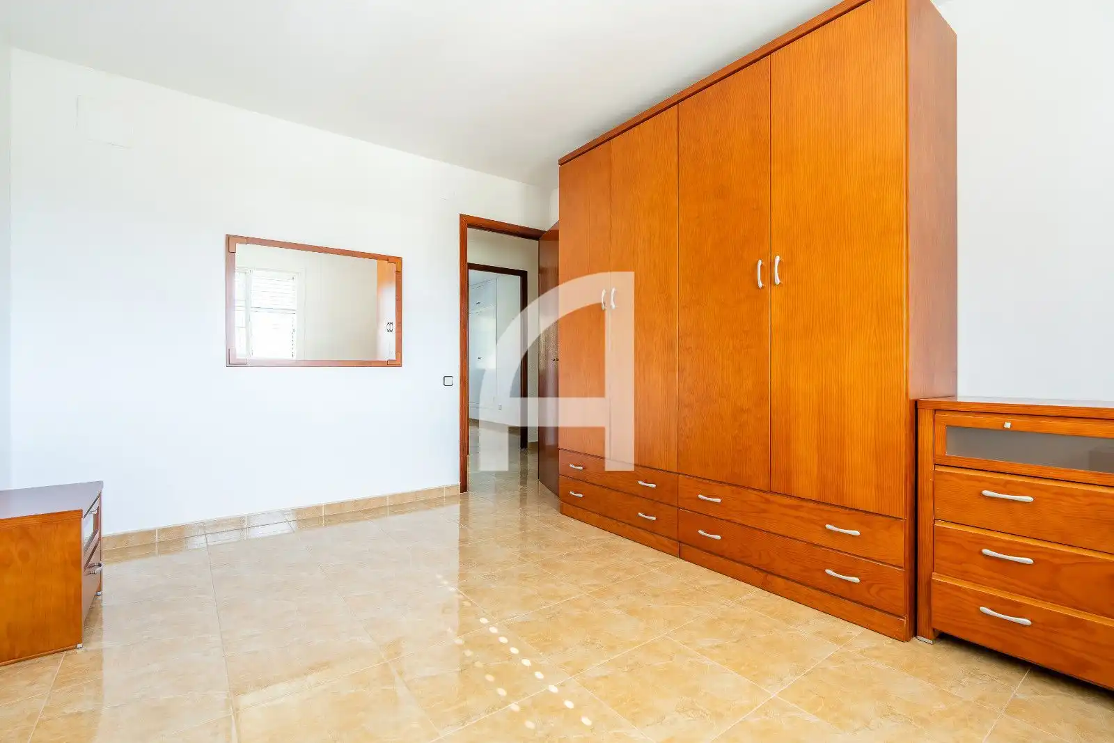 Habitación de Casa adosada en venta en Molins de Rei, Barcelona