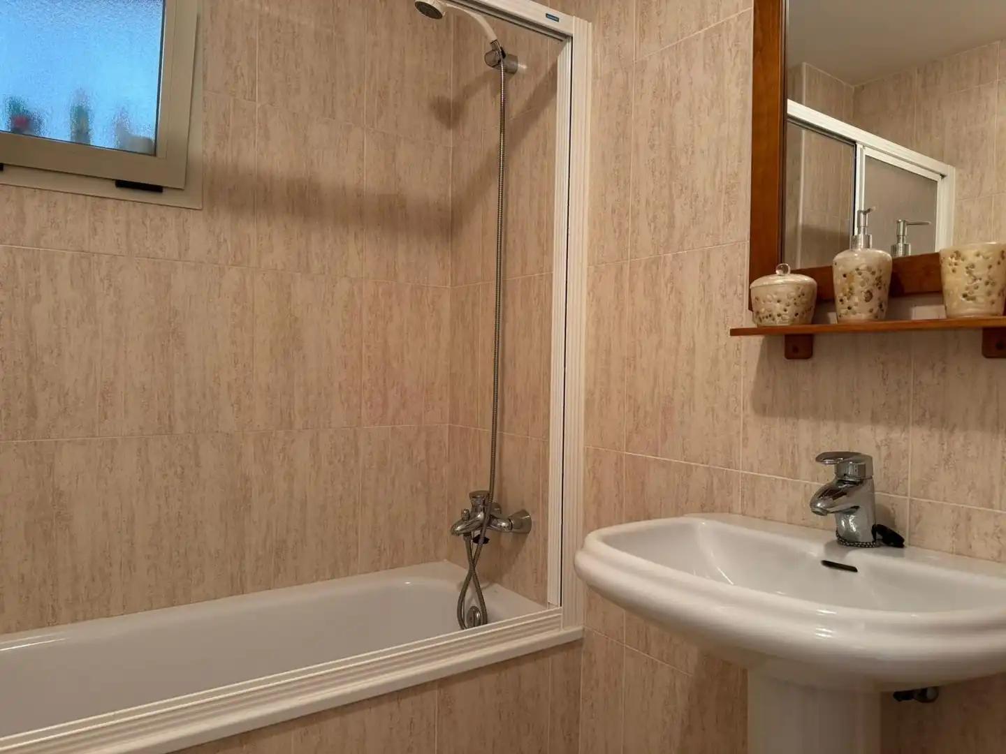 Baño de Apartamento en venta en Rota con Jardín privado, Terraza y Trastero