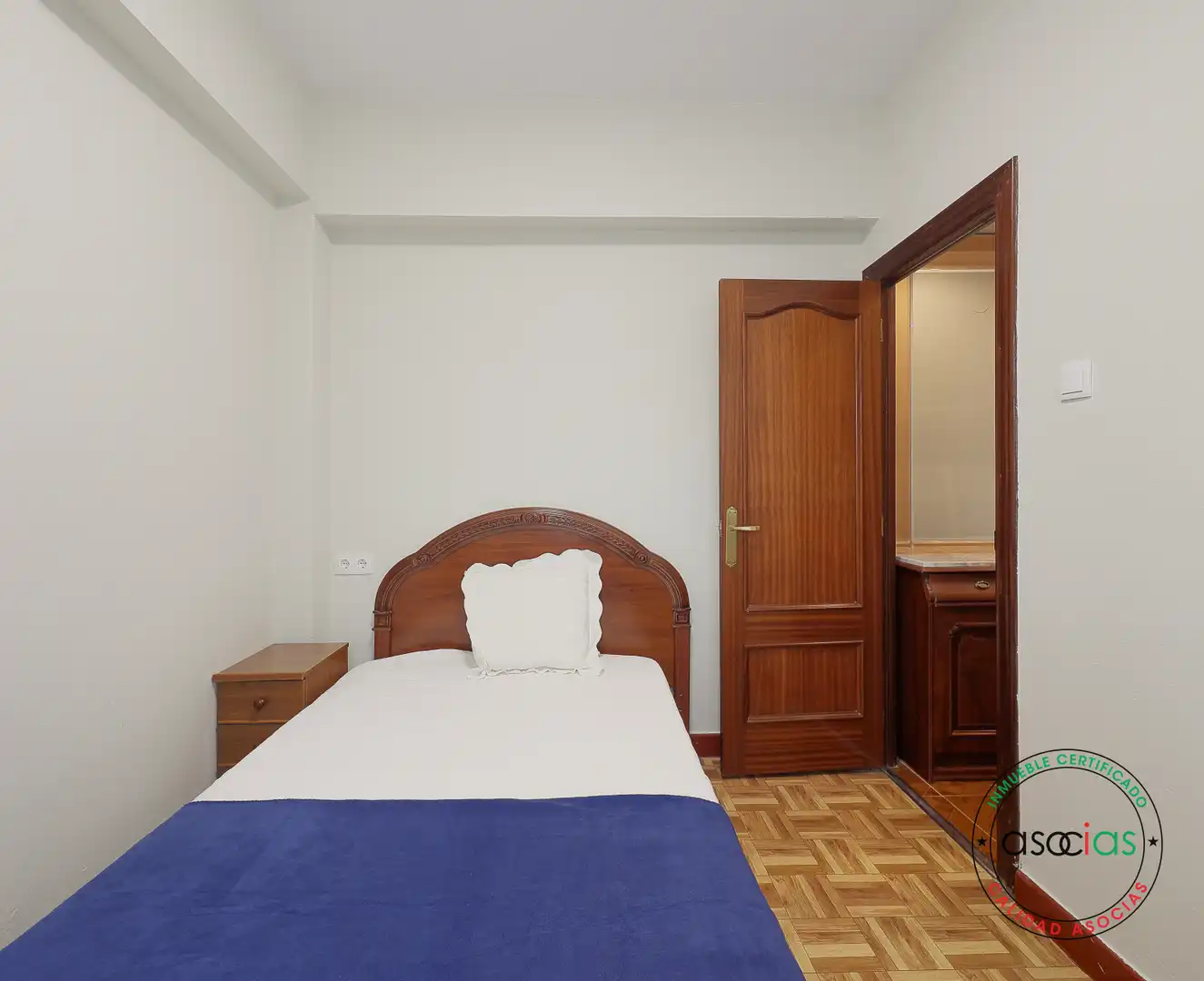 Habitación de Piso en venta en Gijón  con Calefacción y Amueblado