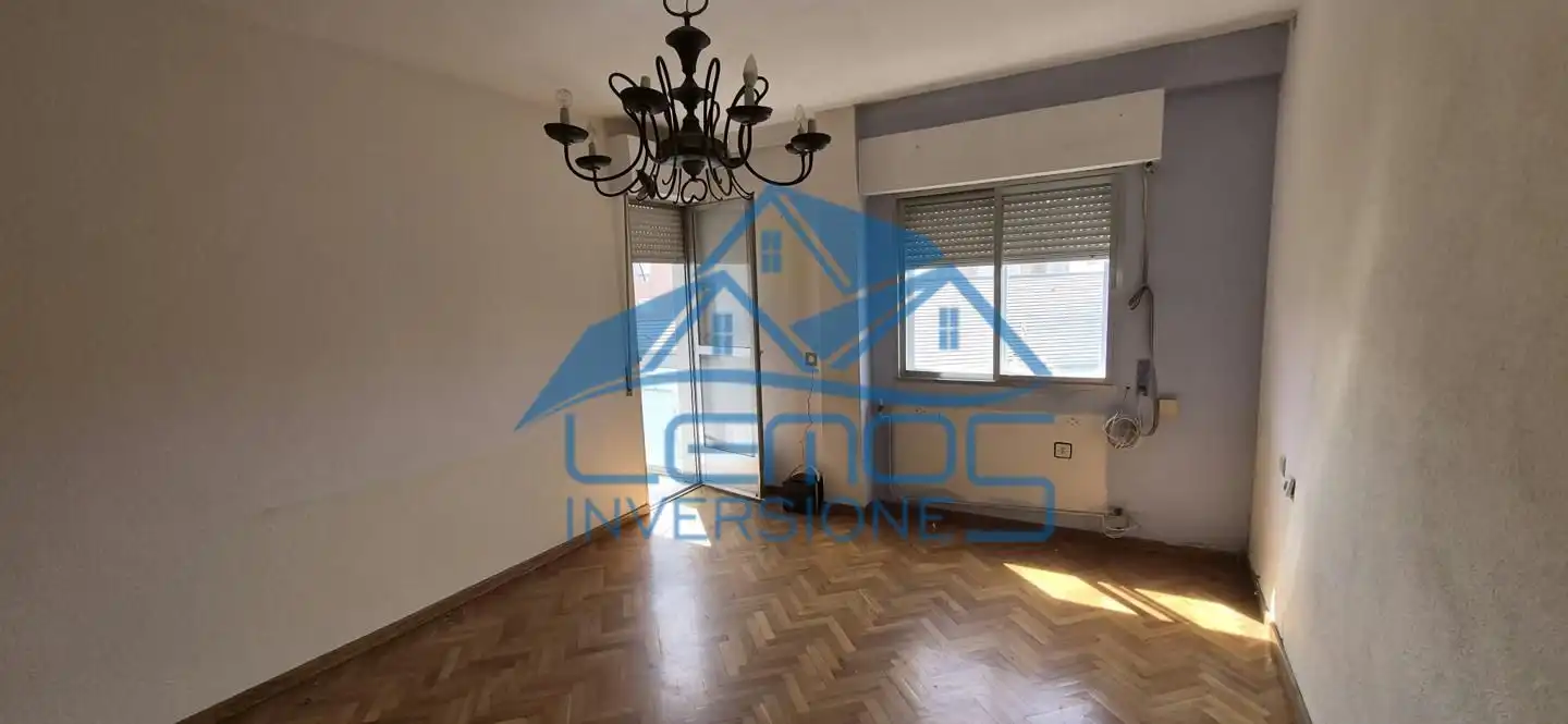 Flat for sale in Plaza de San Lázaro, imagen 2