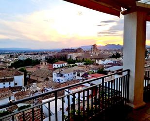 Vista exterior de Casa adosada en venda en  Granada Capital amb Aire condicionat i Piscina