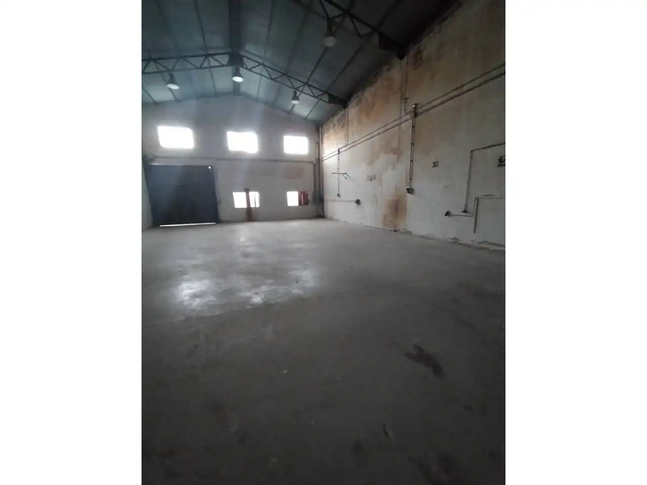 Industrial buildings for rent in Cabra