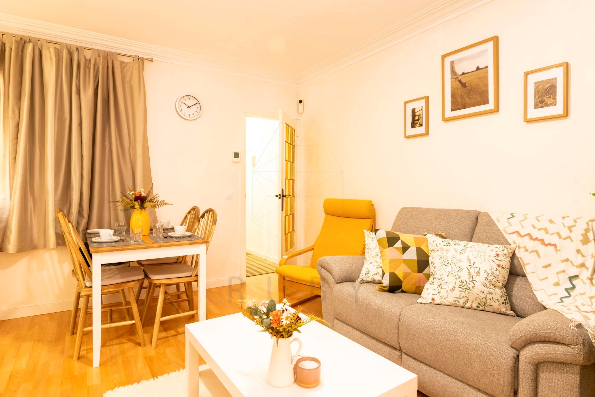 Living room of Flat to rent in L'Hospitalet de Llobregat  with Air Conditioner, Furnished and Washing machine