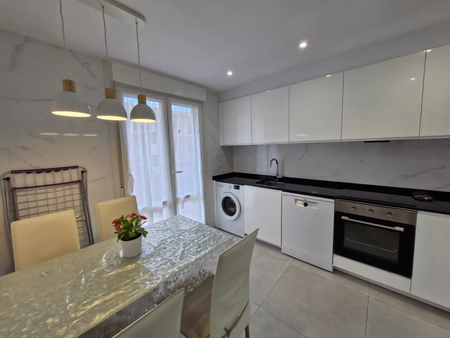 Cocina de Piso de alquiler en Bilbao  con Calefacción, Amueblado y Horno