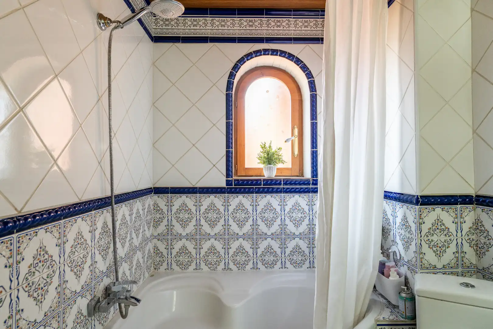 Badezimmer von Dachboden zum Verkauf in Reus mit Klimaanlage, Heizung und Parkett