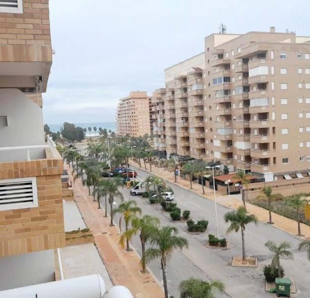 Vista exterior de Pis en venda en Oropesa del Mar / Orpesa amb Aire condicionat, Calefacció i Terrassa