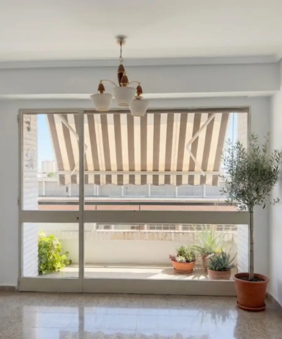 Terraza de Piso en venta en Valencia con Balcón y Alarma