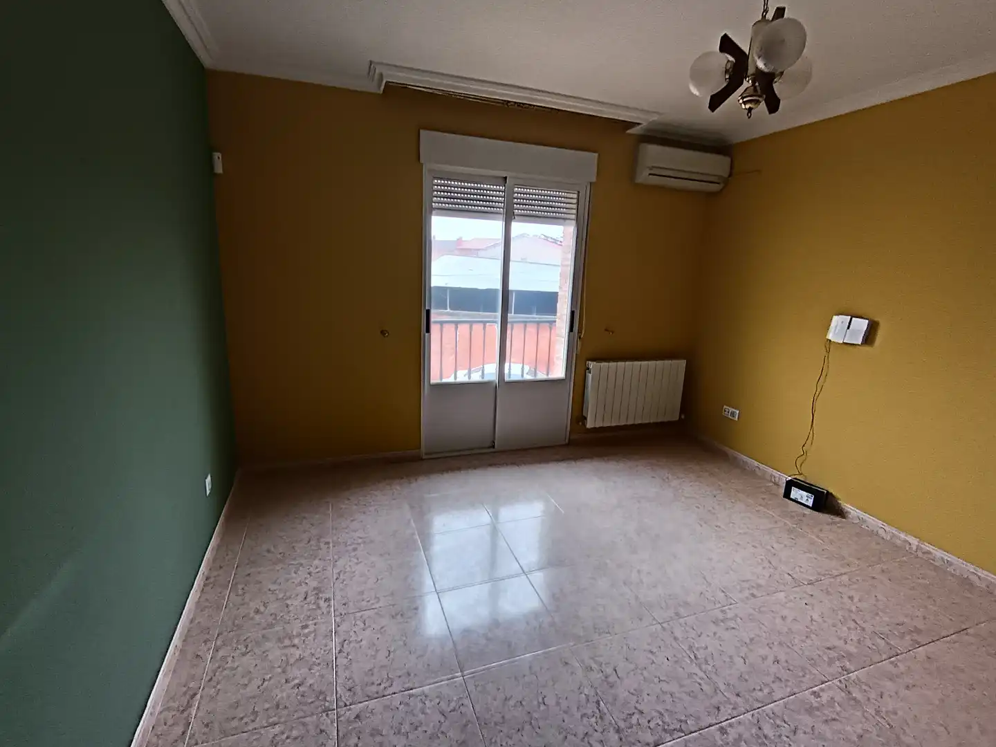 Schlafzimmer von Einfamilien-Reihenhaus zum Verkauf in Alcolea de Calatrava mit Klimaanlage, Heizung und Terrasse