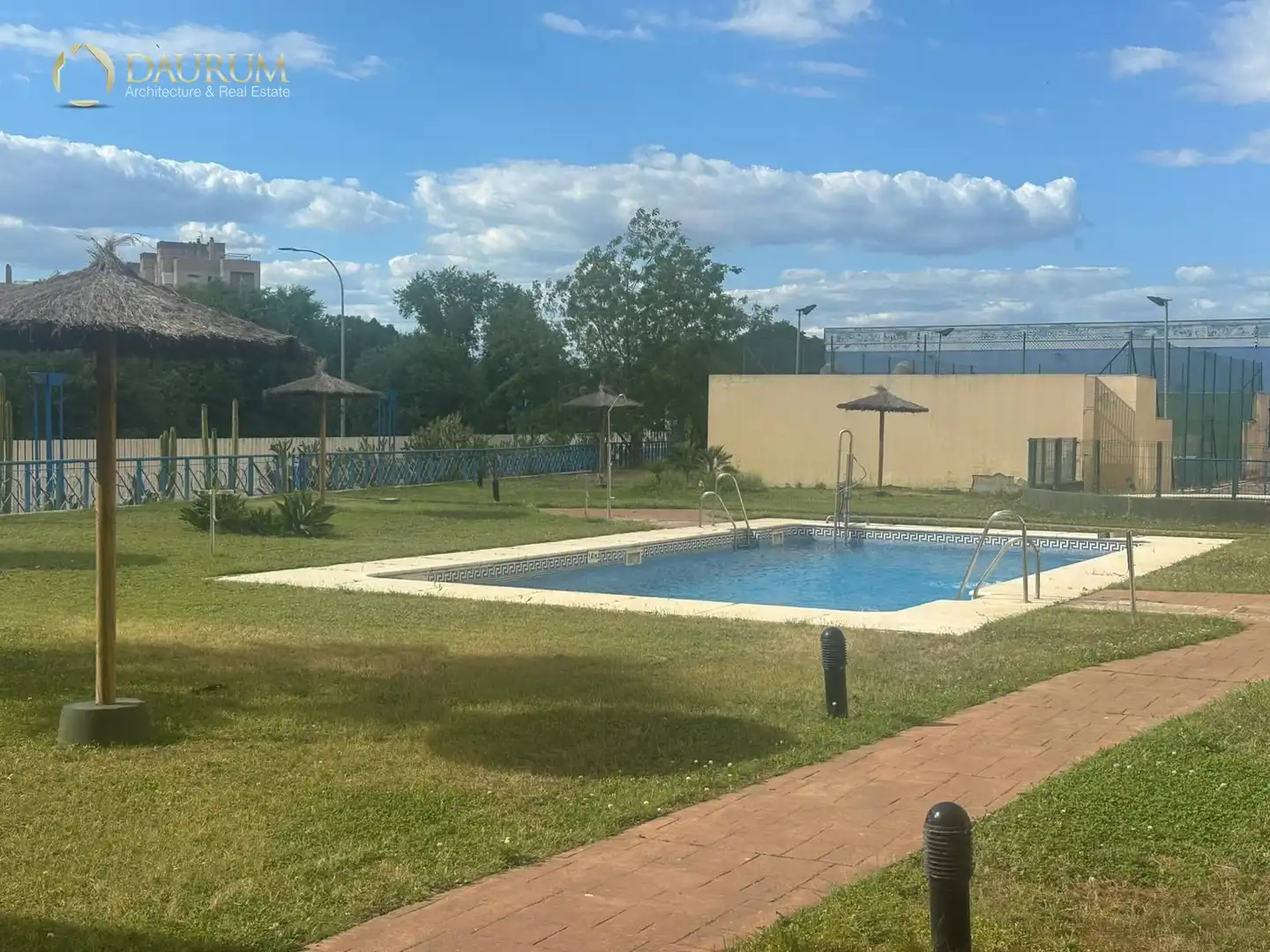 Swimming pool of Apartments for sale in Sevilla  with Air Conditioner, Heating and Swimming Pool