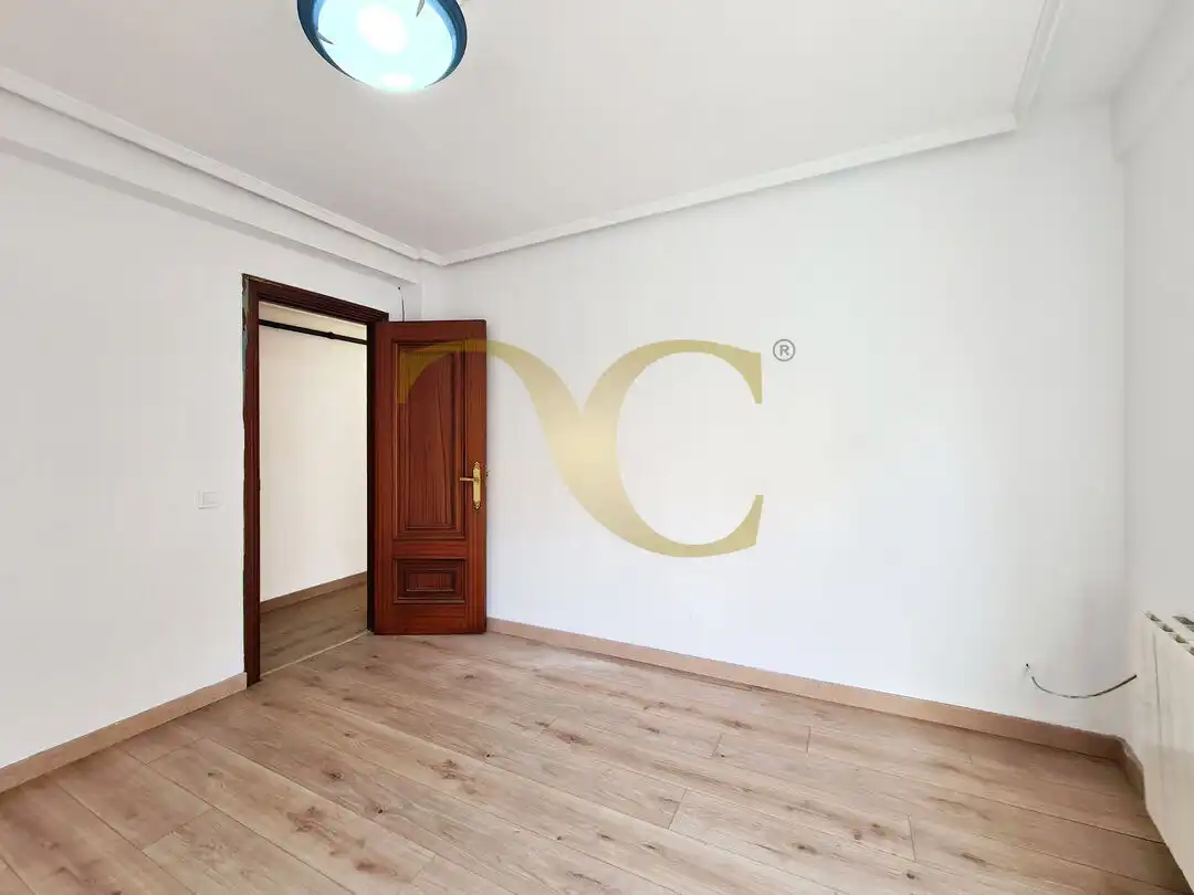 Pis en venda a Calle Aureliano San Román, Milán - Pumarín