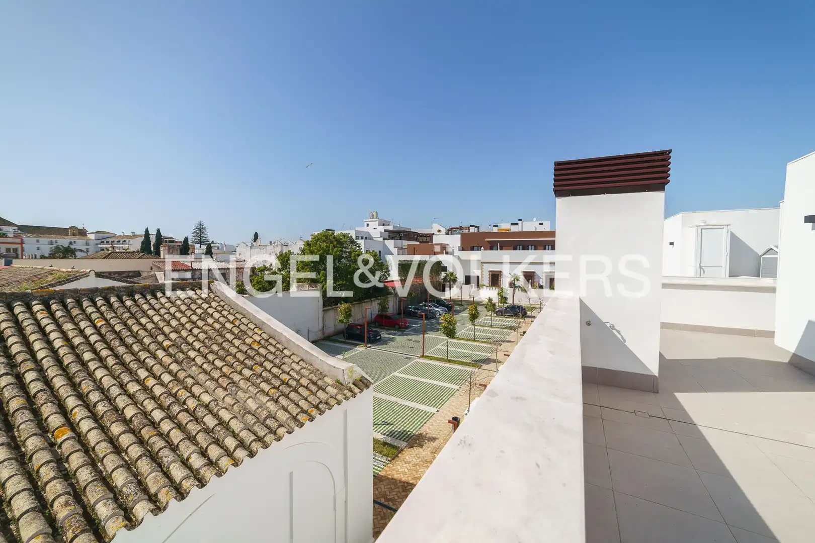 Vista exterior de Casa adosada en venda en El Puerto de Santa María amb Calefacció