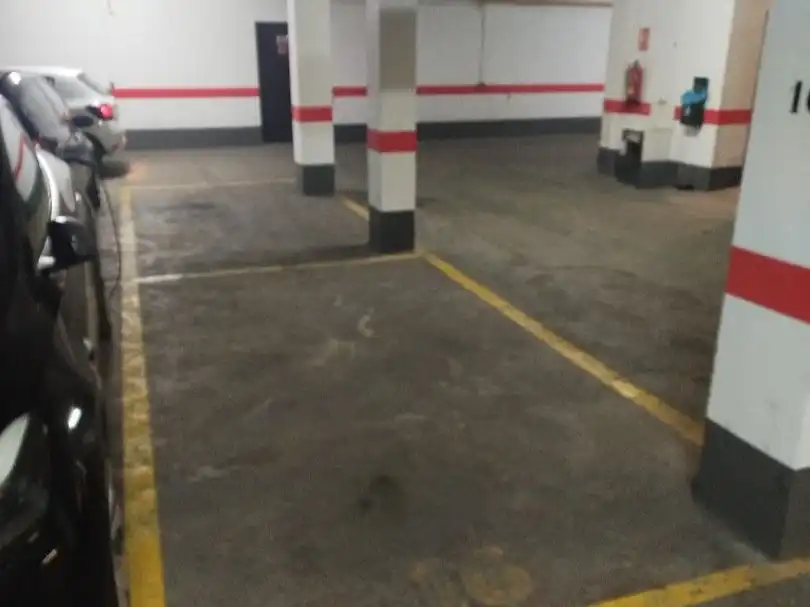 Parkplatz von Garage zur Miete in Valencia