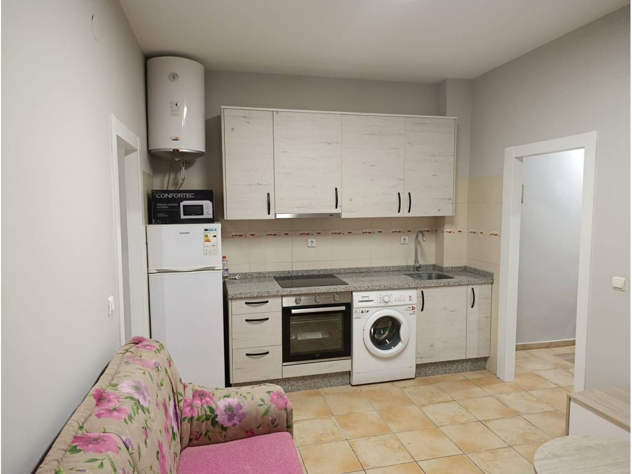 Cuina de Pis en venda en León Capital  amb Calefacció i Moblat