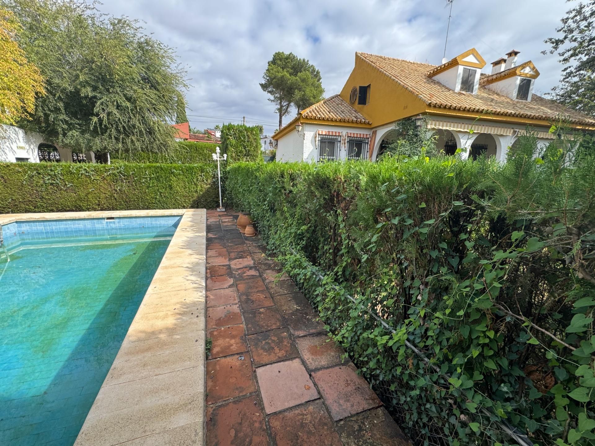 Jardín de Casa o chalet en venta en Alcalá de Guadaira con Aire acondicionado, Calefacción y Jardín privado