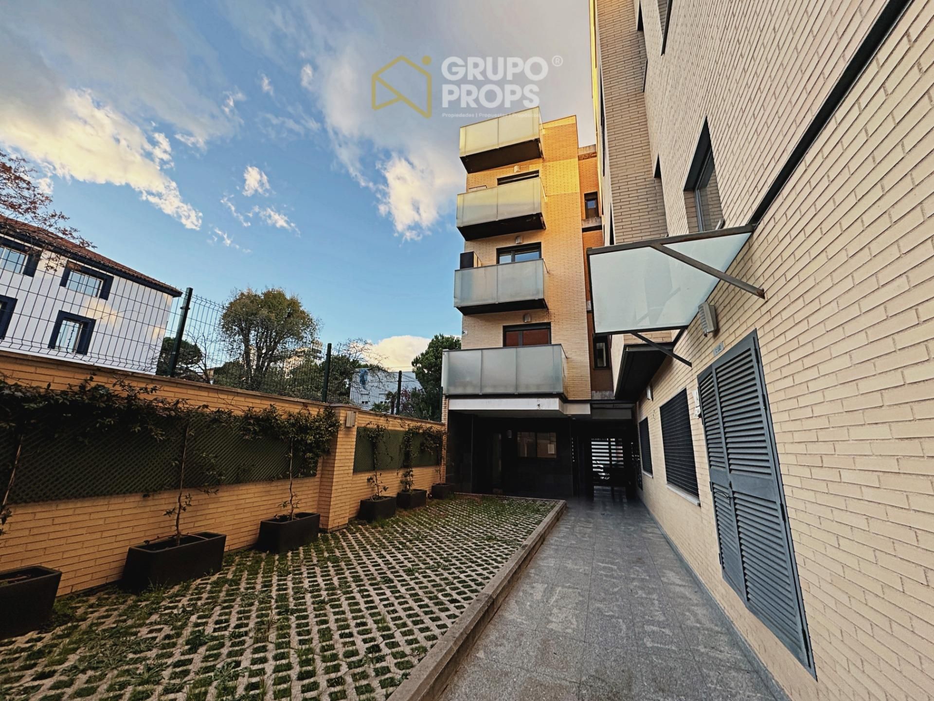 Vista exterior de Apartament en venda en  Madrid Capital amb Aire condicionat i Calefacció