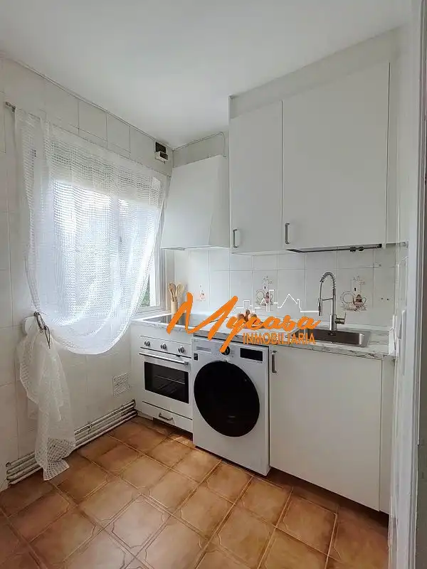 Kitchen of Flat for rent in Alcorcón  with Air Conditioner, Heating and Balcony