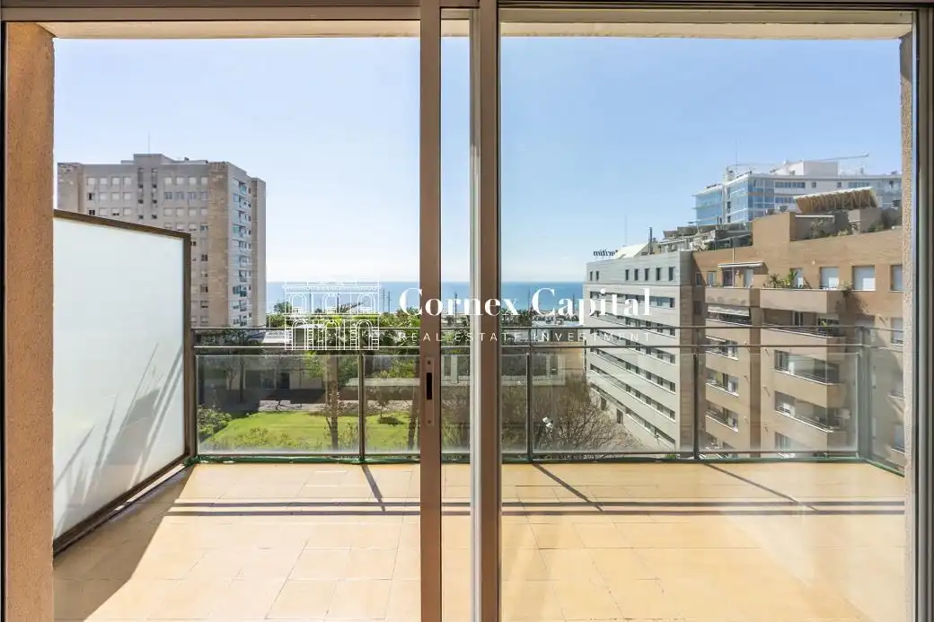 Vista exterior de Dúplex en venda en Barcelona amb Aire condicionat, Calefacció i Jardí privat