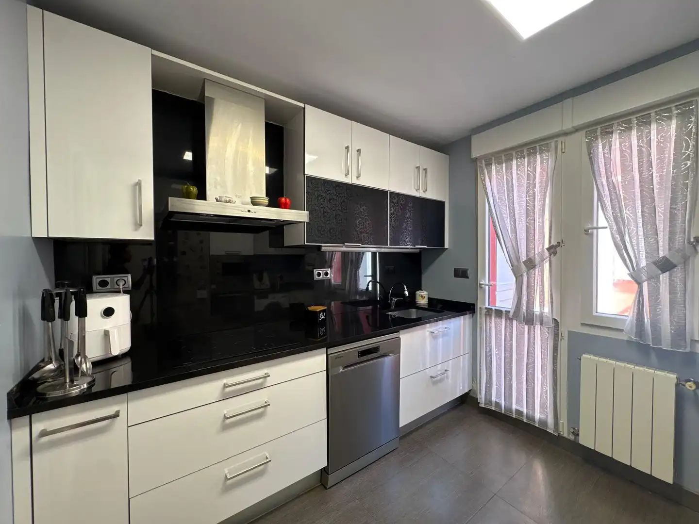 Appartamento con giardino in vendita a Calle de Acacio Gutiérrez 138, imagen 12