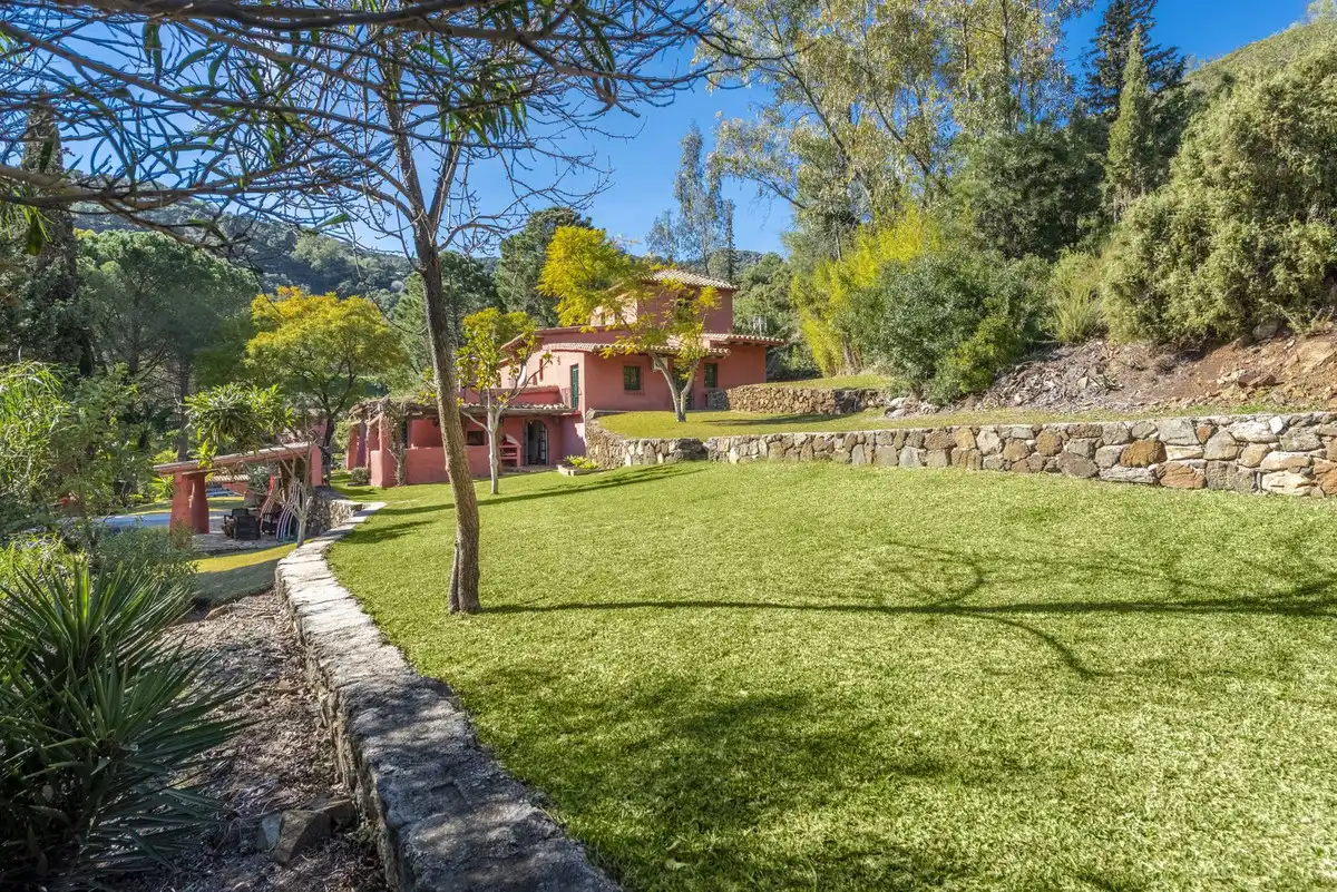 Casa amb piscina en venda a Benahavís pueblo, imagen 3