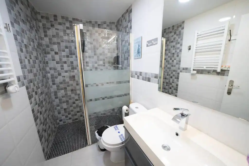 Badezimmer von Wohnung zur Miete in San Nicasio - Campo de Tiro - Solagua