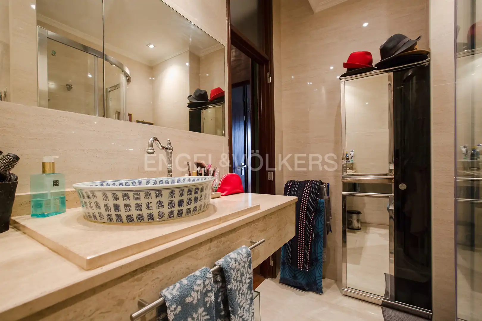 Baño de Ático en venta en Bilbao  con Calefacción, Parquet y Terraza