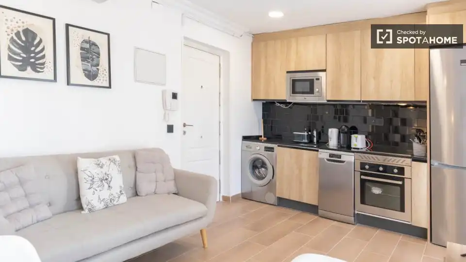 Cocina de Piso de alquiler en Madrid con Aire acondicionado, Calefacción y Amueblado