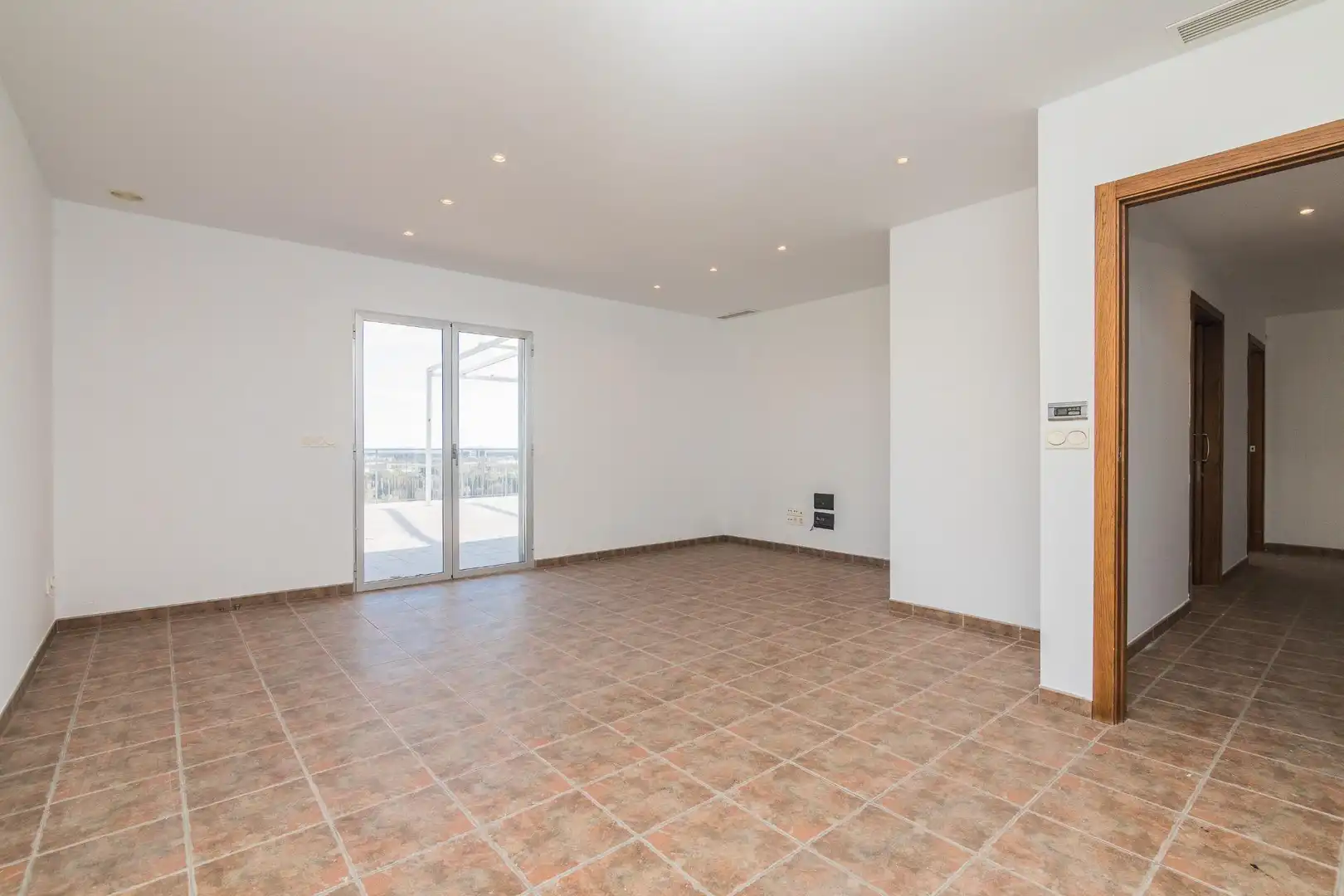 Wohnzimmer von Dachboden zum Verkauf in Elche / Elx mit Klimaanlage, Heizung und Terrasse