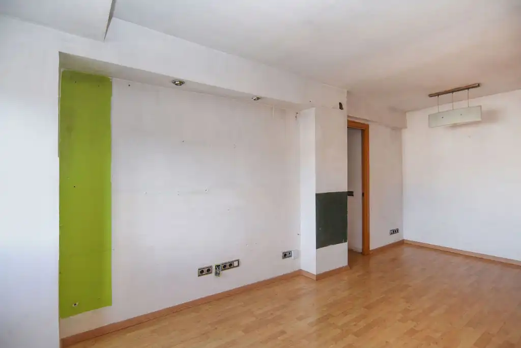 Piso en venta en C/ Pedraforca, Ciutat Meridiana