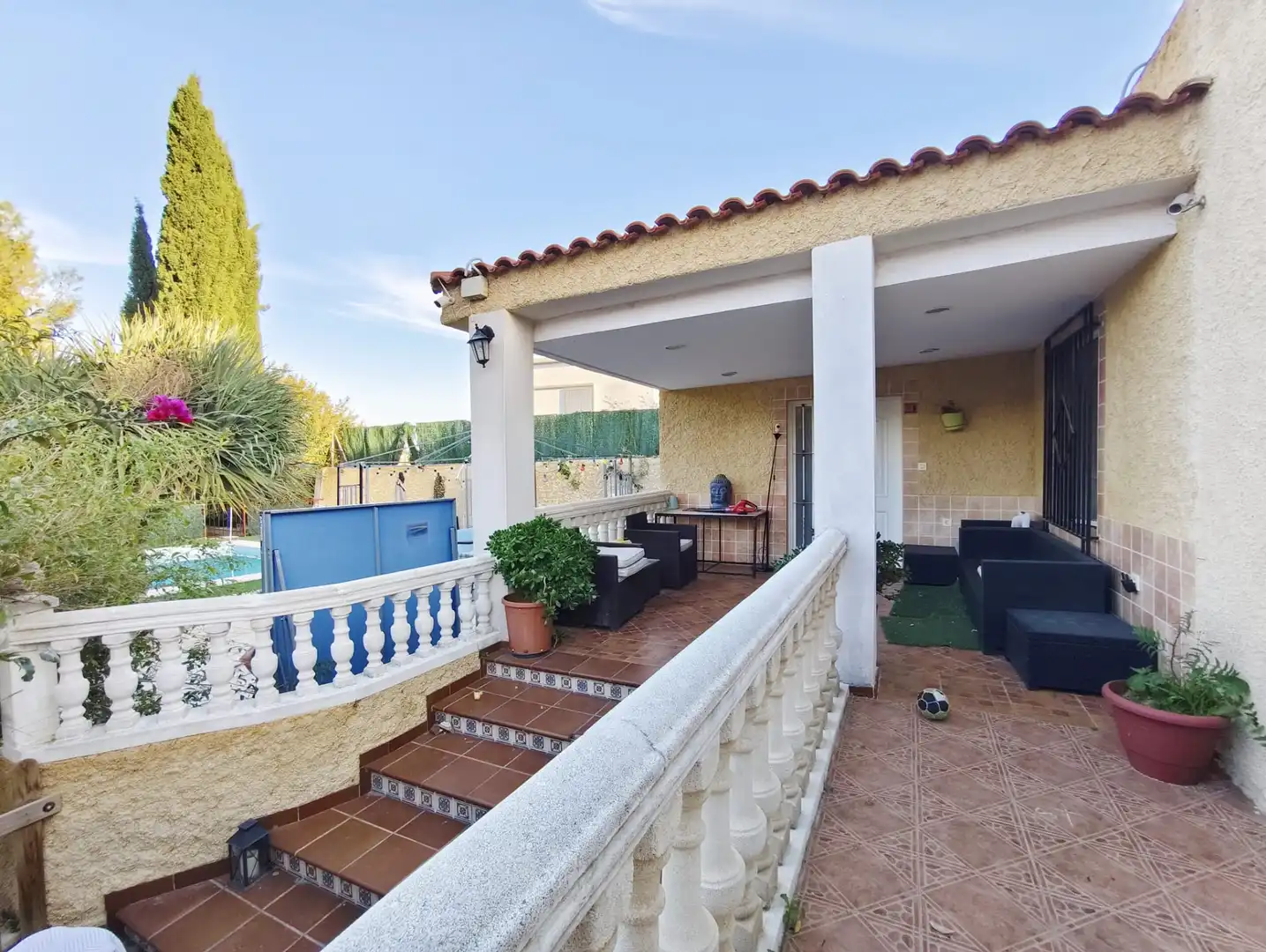 Vista exterior de Casa o xalet en venda en Crevillent amb Aire condicionat, Calefacció i Jardí privat
