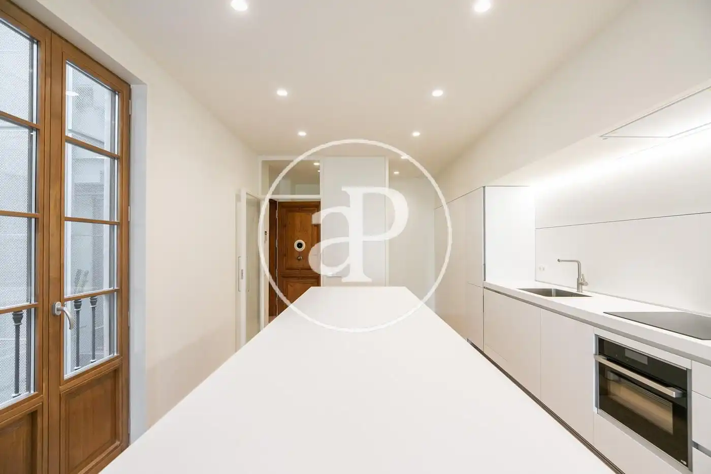 Piso con terraza en venta en Pau Claris, imagen 7