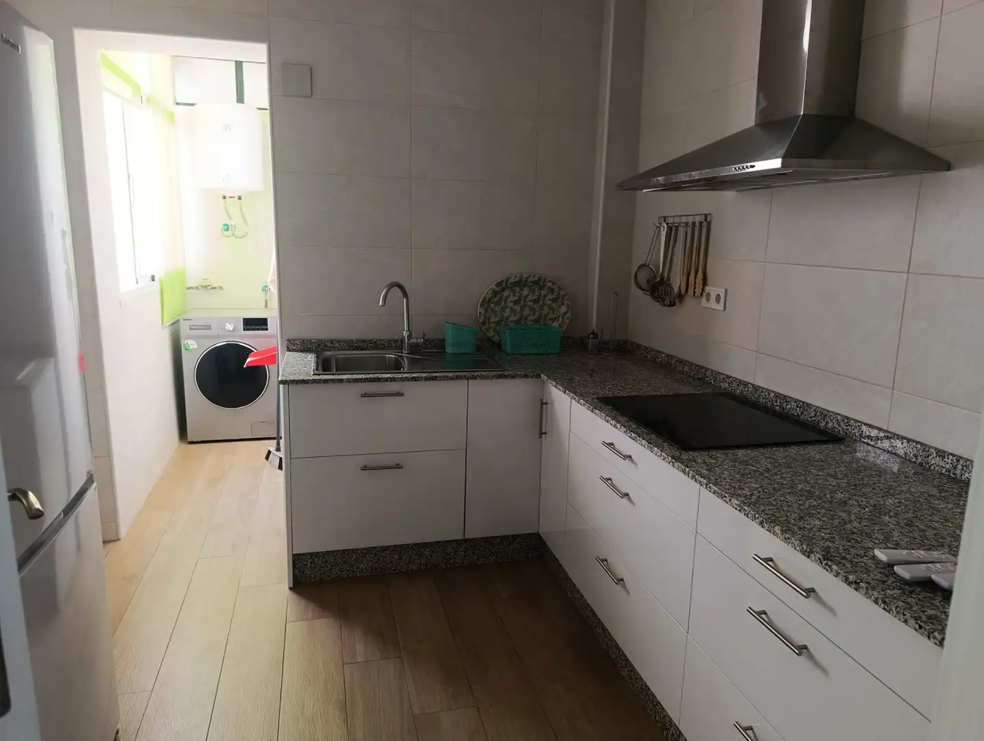 Cocina de Piso de alquiler en Dos Hermanas con Aire acondicionado, Trastero y Amueblado