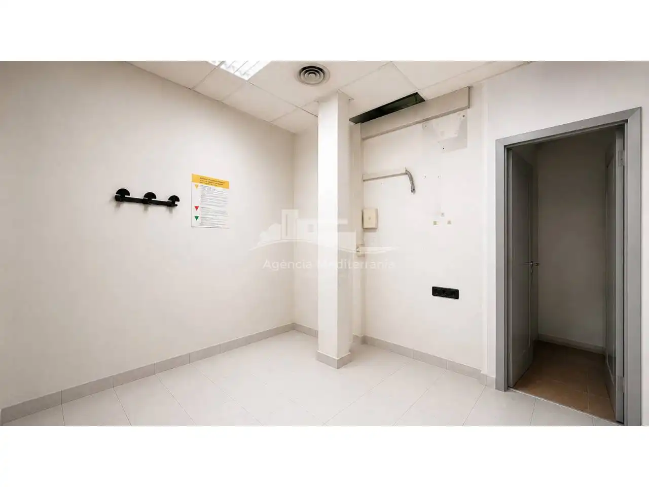 Local comercial en venta en Avenida Once de Septiembre, imagen 5