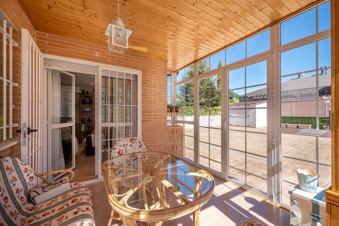 Single-family semi-detached for sale in Del Río Cea, Hervencias Altas - El Pinar