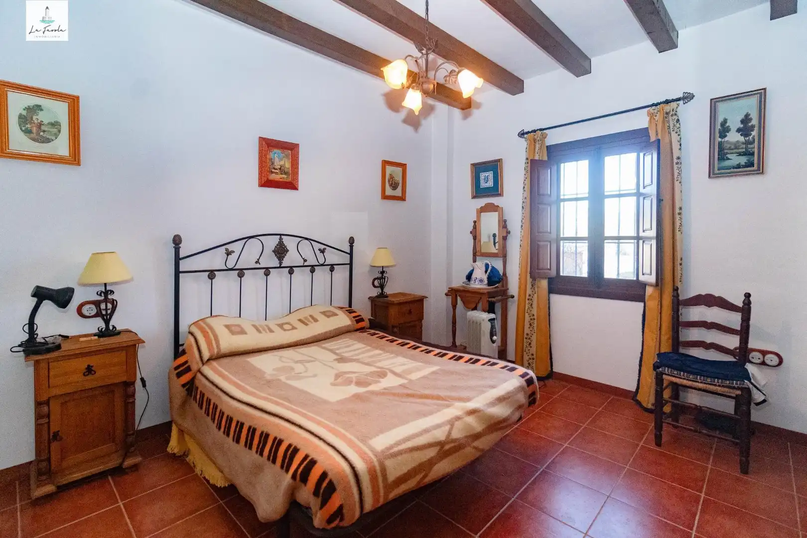Dormitori de Casa adosada en venda en Archidona amb Jardí privat i Moblat