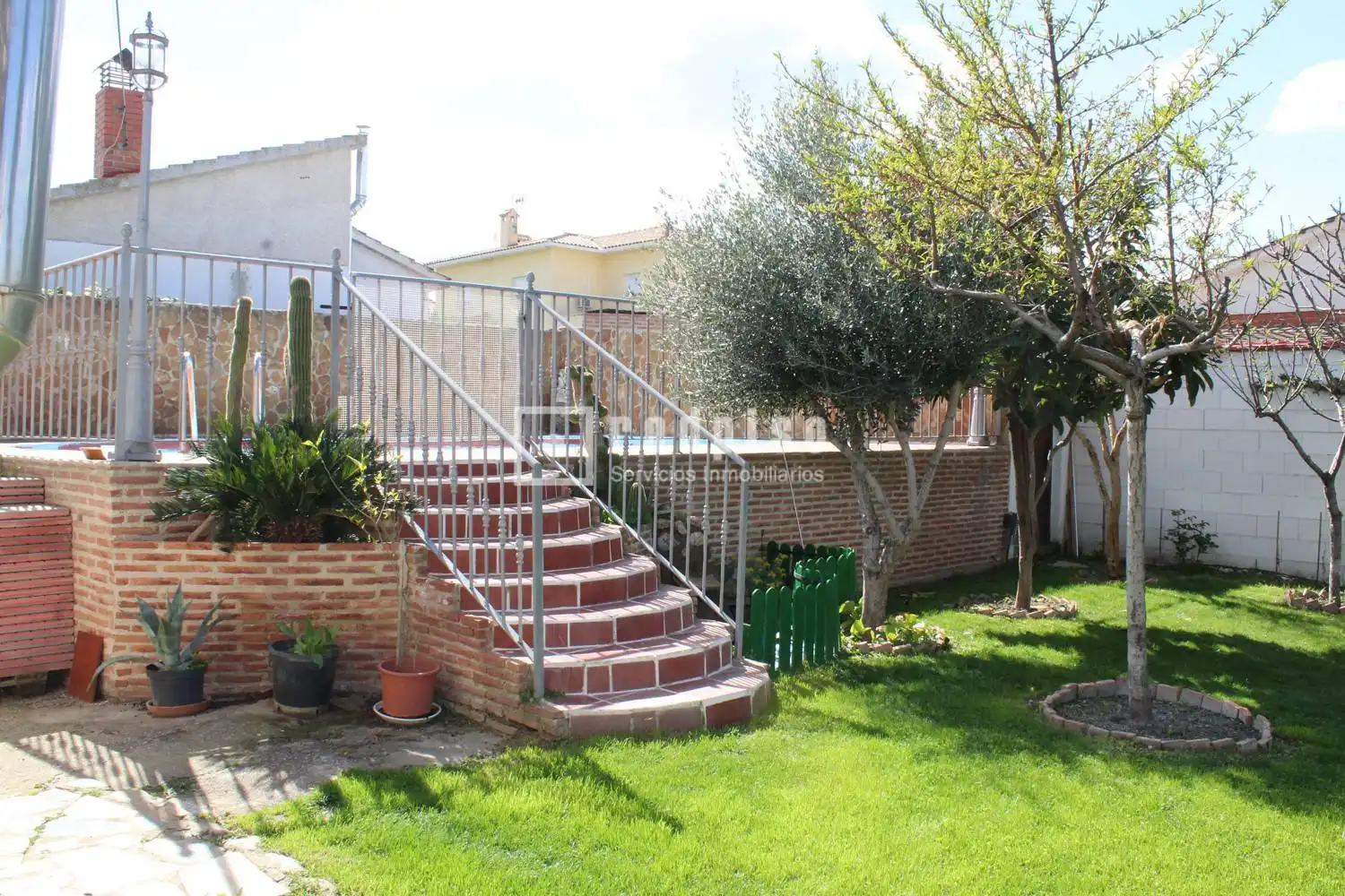 Jardí de Casa o xalet en venda en Casarrubios del Monte amb Calefacció, Jardí privat i Terrassa