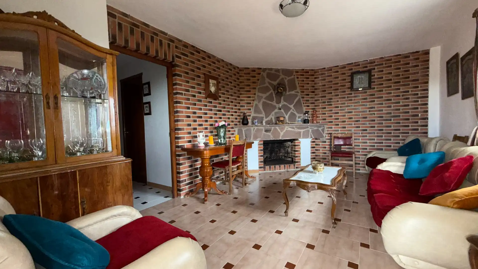 Sala de estar de Casa o chalet en venta en Aldea del Fresno con Terraza, Horno y Lavadora