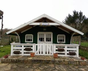 Vista exterior de Casa o xalet en venda en A Pobra do Brollón  amb Jardí privat, Parquet i Moblat