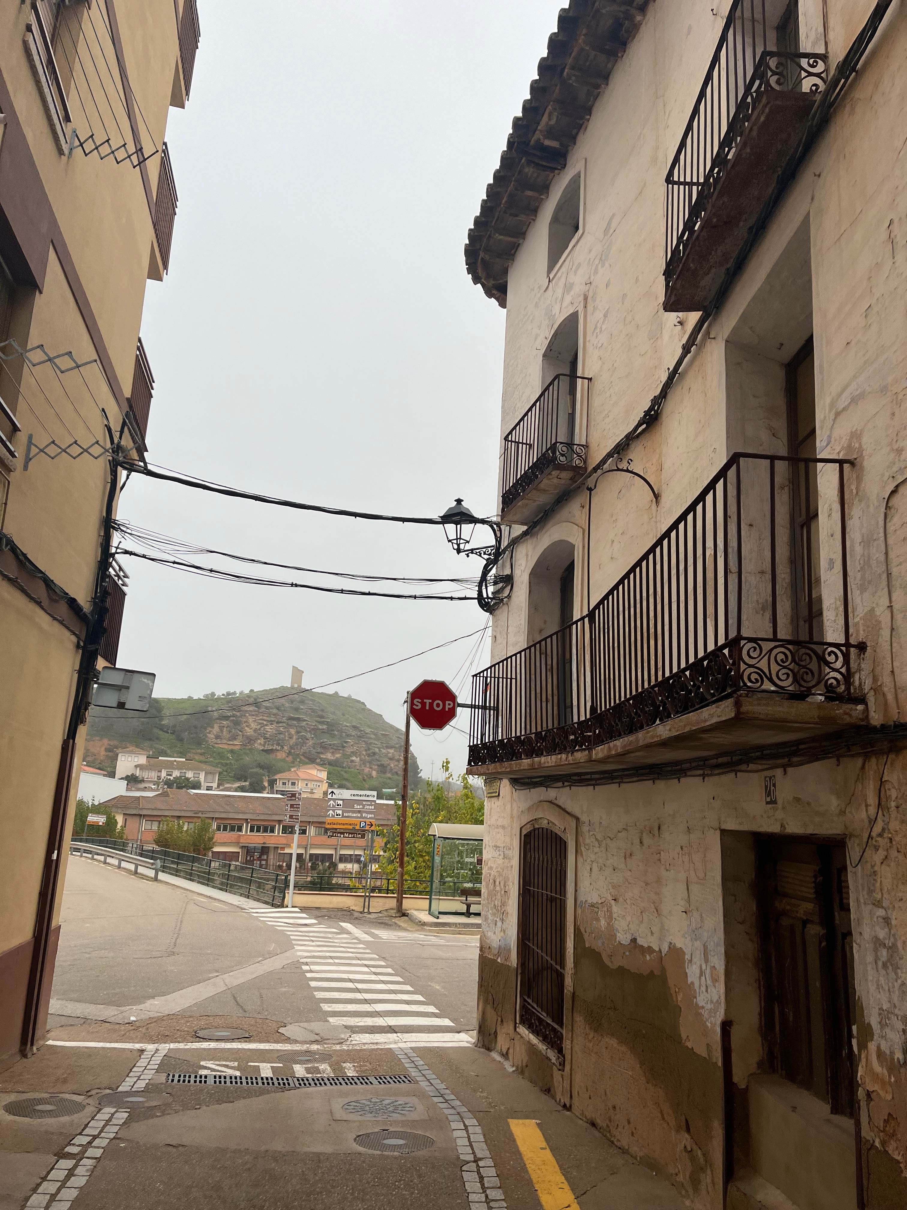 Vista exterior de Casa o xalet en venda en Albalate del Arzobispo amb Traster i Balcó
