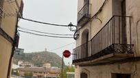 Vista exterior de Casa o xalet en venda en Albalate del Arzobispo amb Traster i Balcó