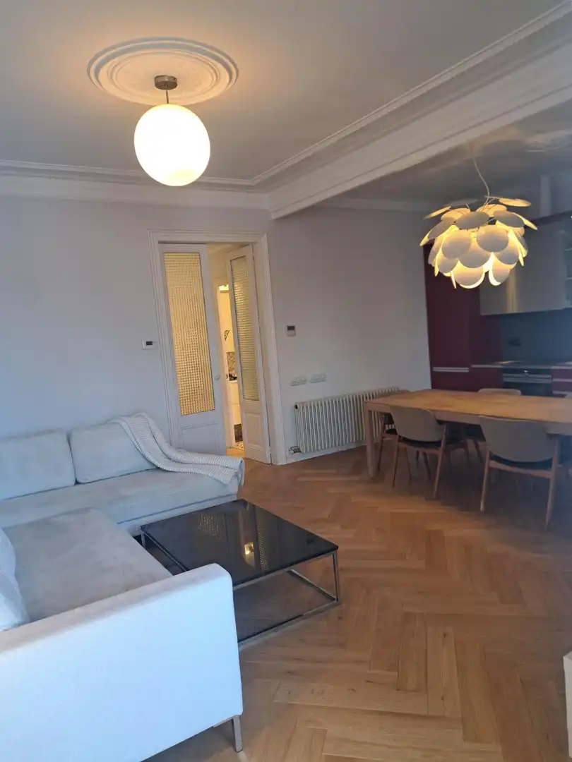 Sala d'estar de Pis en venda en Barcelona amb Aire condicionat, Calefacció i Parquet