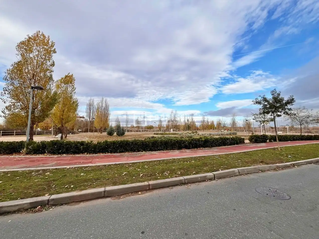 Local de alquiler en Alovera con Terraza