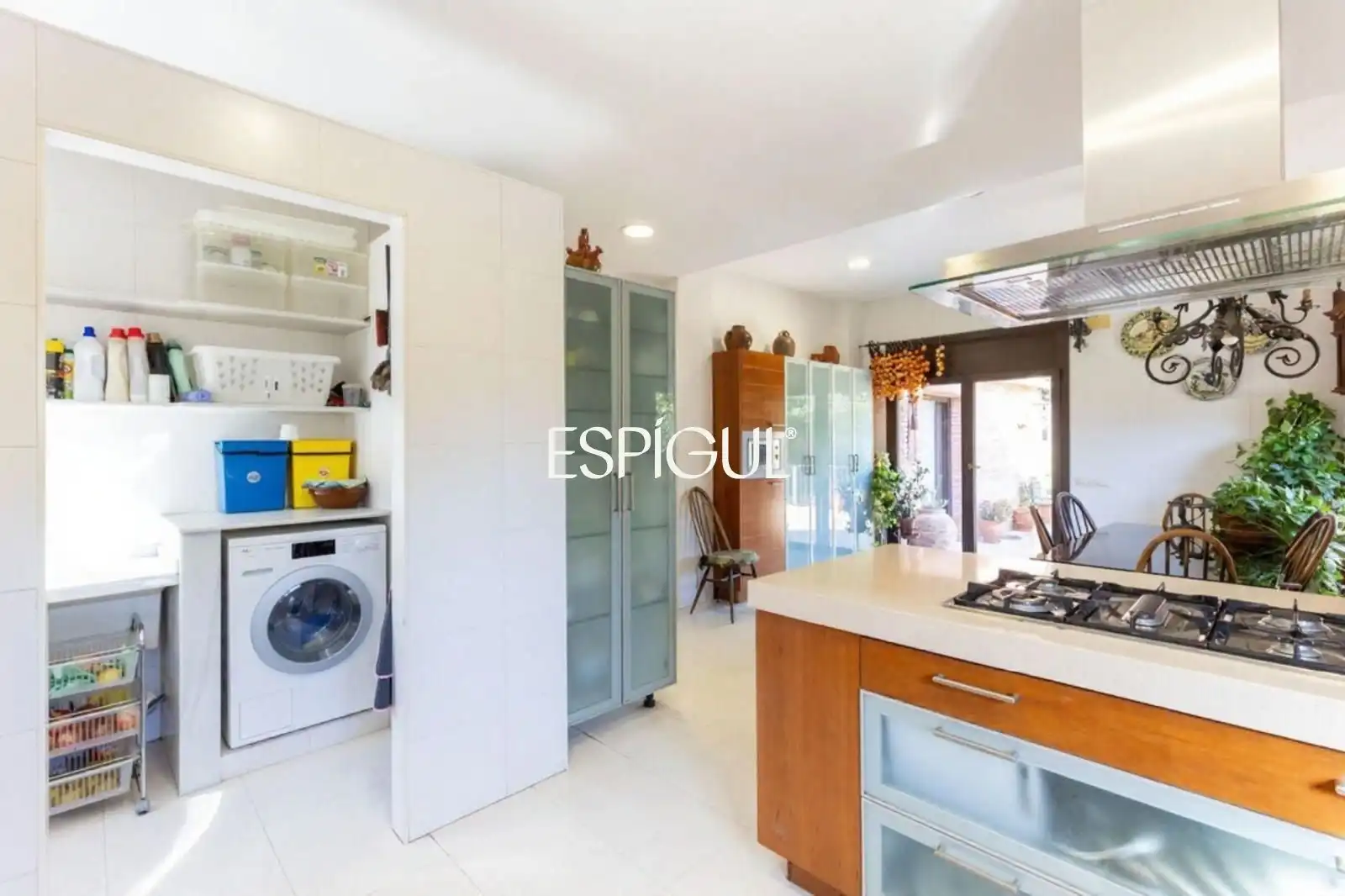 Cocina de Casa o chalet en venta en Sant Cugat del Vallès con Aire acondicionado, Calefacción y Jardín privado