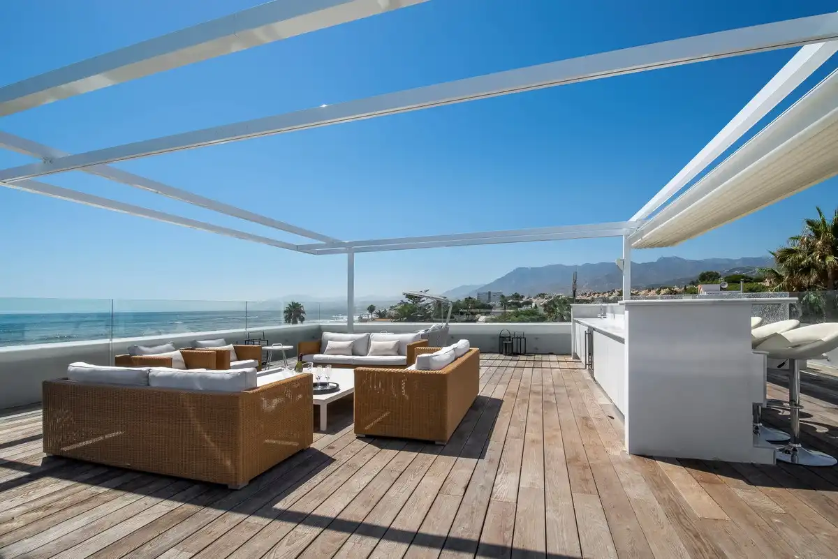Terrassa de Casa o xalet en venda en Marbella amb Aire condicionat, Jardí privat i Terrassa